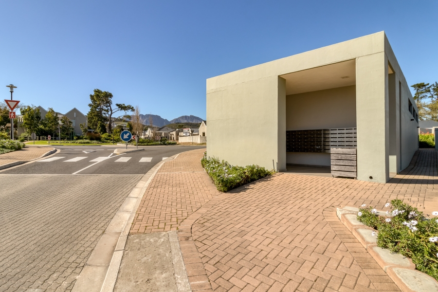 2 Bedroom Property for Sale in Somerset Lakes Western Cape